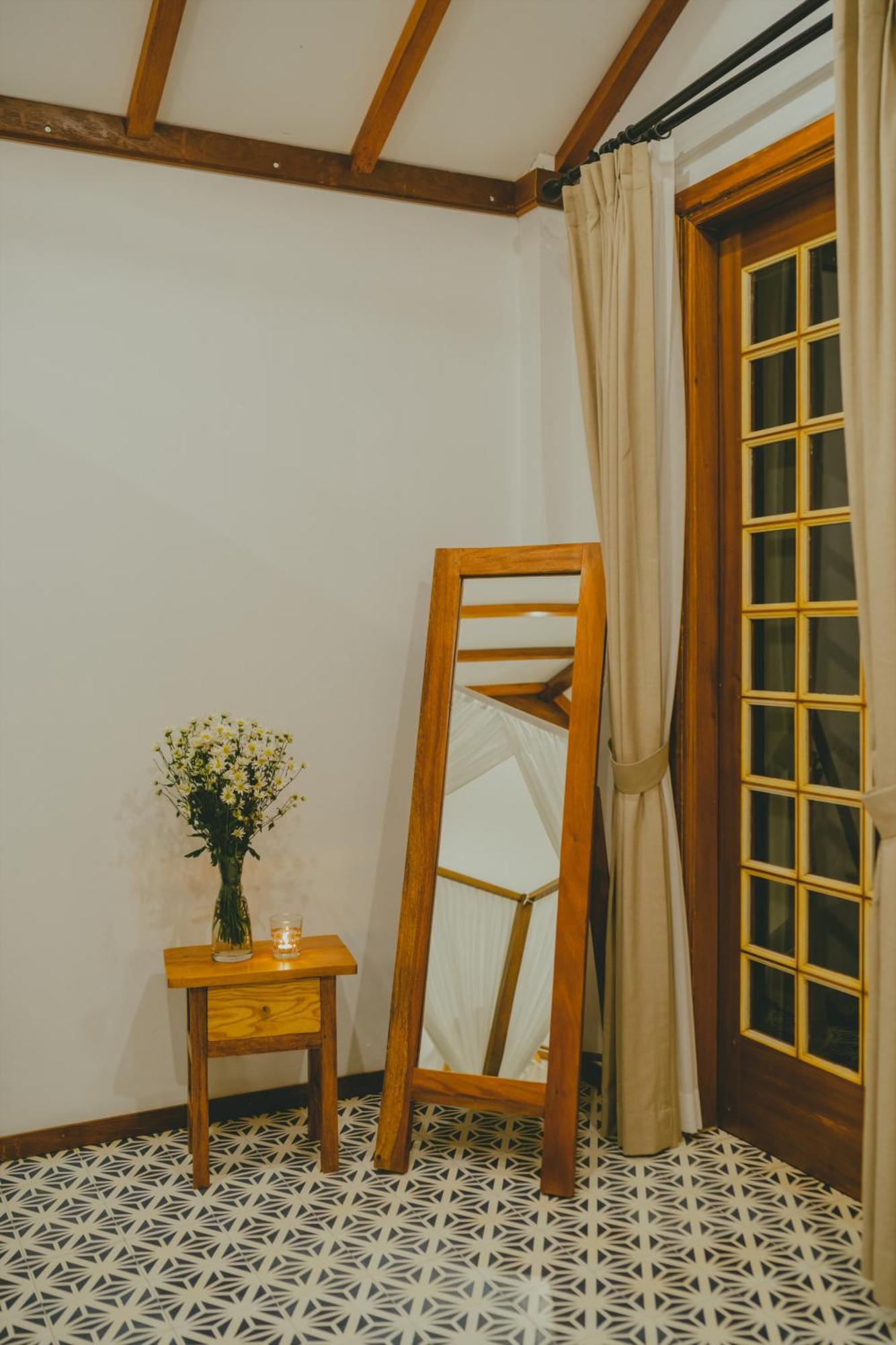 The Wooden Gate Hotel Xuan Son Exterior photo